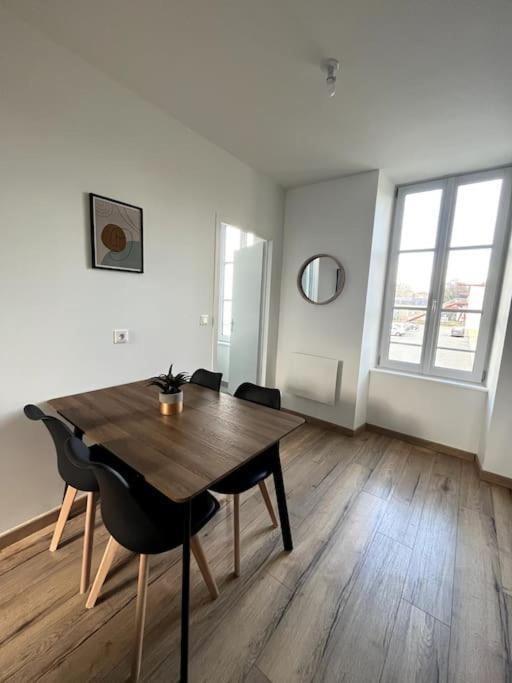 Le Duplex Tout Confort Bressuire Εξωτερικό φωτογραφία